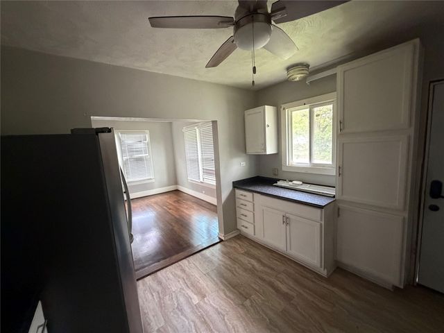 1400 W Chestnut, Denison, TX 75021