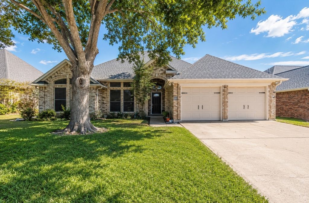 2207 Nugent Drive, Mansfield, TX 76063 — exterior