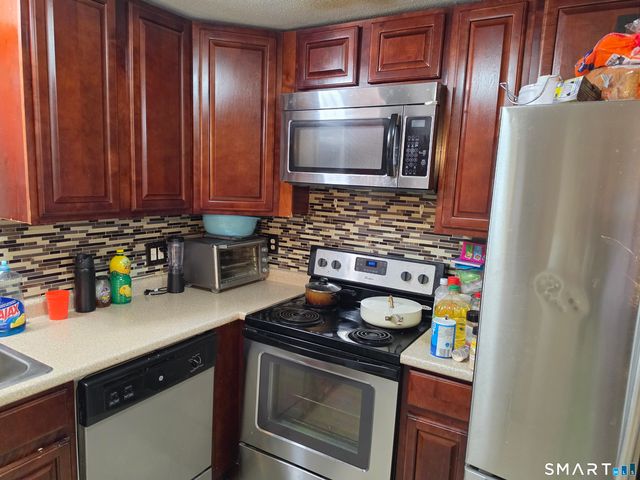 509 Burnside Avenue B5, East Hartford, CT 06108