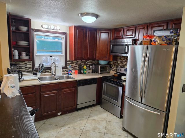 509 Burnside Avenue B5, East Hartford, CT 06108