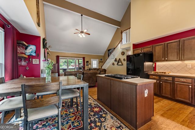 132 New Berry Street, Ellijay, GA 30540