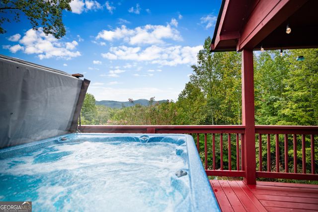 132 New Berry Street, Ellijay, GA 30540