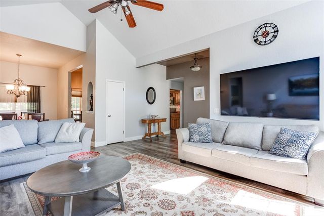 805 Old Bugle Road, Edmond, OK 73003