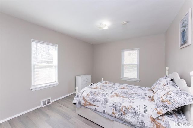 919 Robert Avenue, St Louis, MO 63135