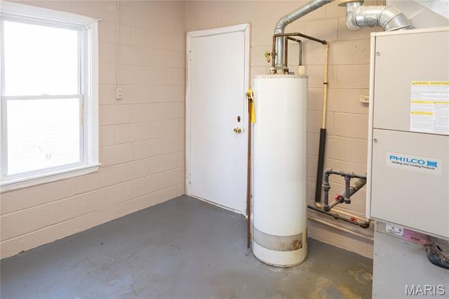 919 Robert Avenue, St Louis, MO 63135