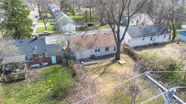 919 Robert Avenue, St Louis, MO 63135