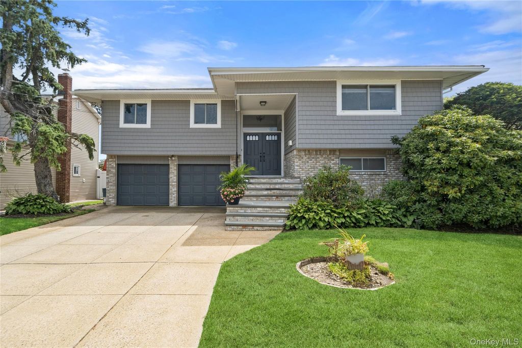 2054 Whalen Avenue, Merrick, NY 11566 — exterior