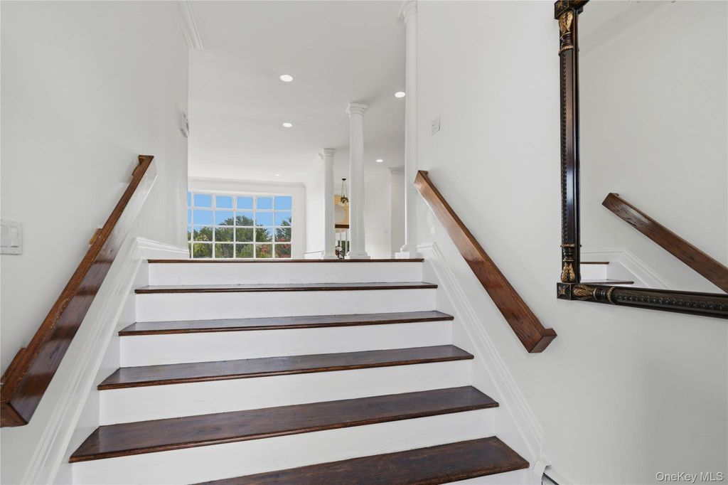 2054 Whalen Avenue, Merrick, NY 11566 — photo 3