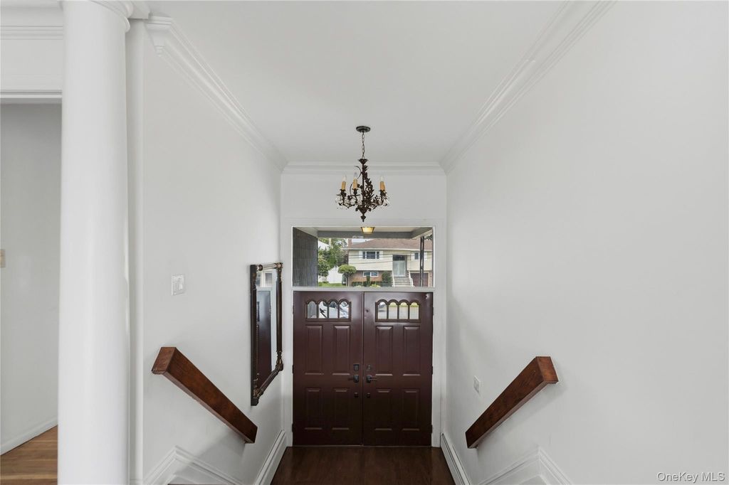 2054 Whalen Avenue, Merrick, NY 11566 — photo 4