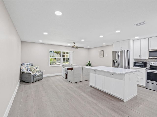 4335 AEGEAN DRIVE 128A, Tampa, FL 33611