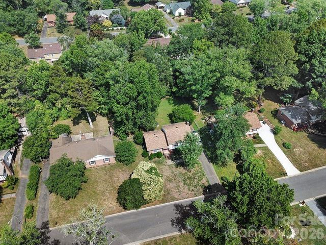 6010 Red Carriage Lane, Charlotte, NC 28212