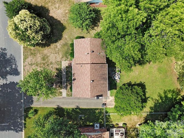 6010 Red Carriage Lane, Charlotte, NC 28212
