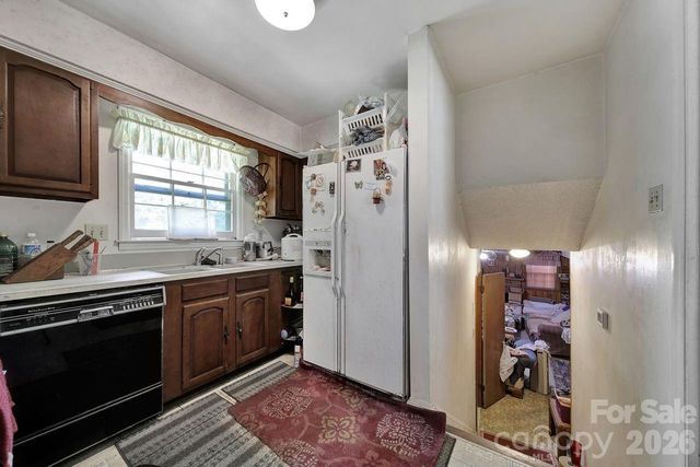 6010 Red Carriage Lane, Charlotte, NC 28212