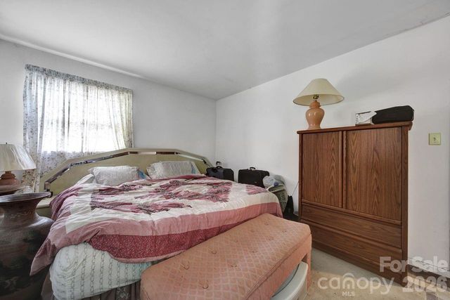 6010 Red Carriage Lane, Charlotte, NC 28212