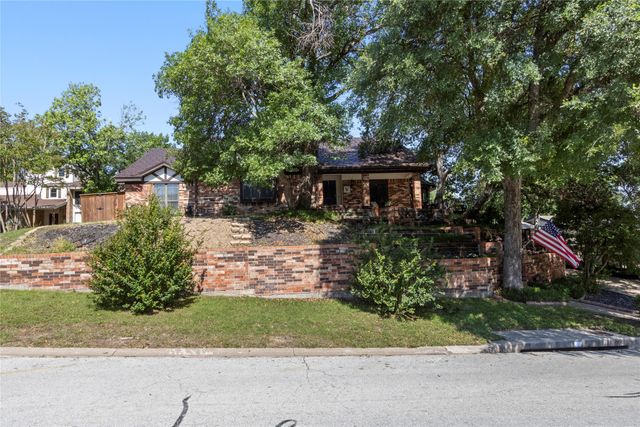8929 Crosswind Drive, Fort Worth, TX 76179