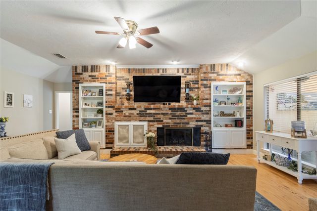 8929 Crosswind Drive, Fort Worth, TX 76179