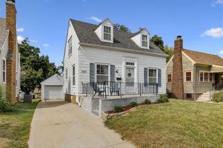 2424 A Avenue, Cedar Rapids, IA 52402