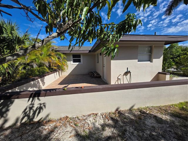 725 PATTY AVENUE, Punta Gorda, FL 33950