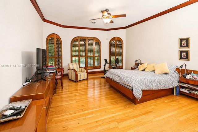 5440 Shady Oak Ln, Dania Beach, FL 33312