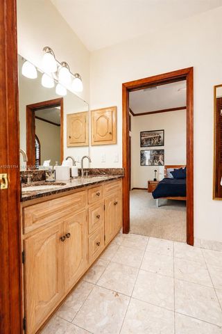 5440 Shady Oak Ln, Dania Beach, FL 33312