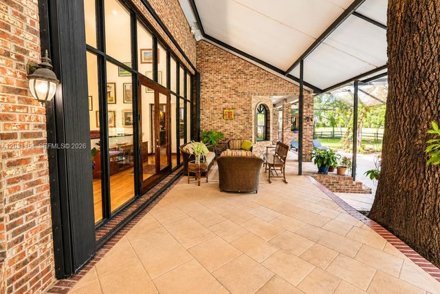 5440 Shady Oak Ln, Dania Beach, FL 33312