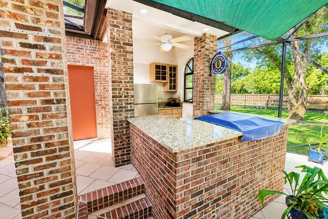 5440 Shady Oak Ln, Dania Beach, FL 33312