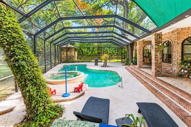 5440 Shady Oak Ln, Dania Beach, FL 33312