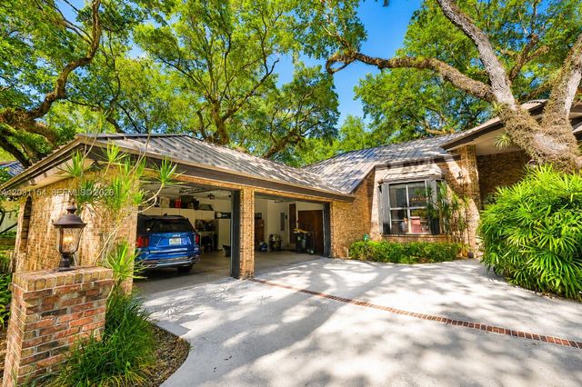 5440 Shady Oak Ln, Dania Beach, FL 33312