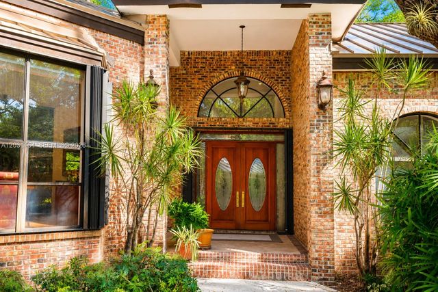 5440 Shady Oak Ln, Dania Beach, FL 33312