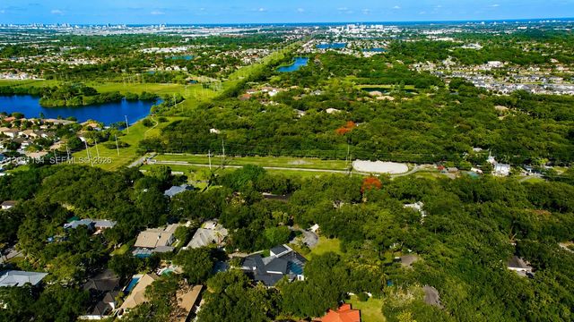 5440 Shady Oak Ln, Dania Beach, FL 33312