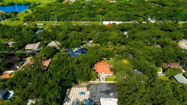 5440 Shady Oak Ln, Dania Beach, FL 33312