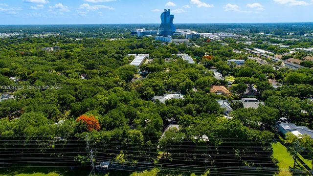 5440 Shady Oak Ln, Dania Beach, FL 33312