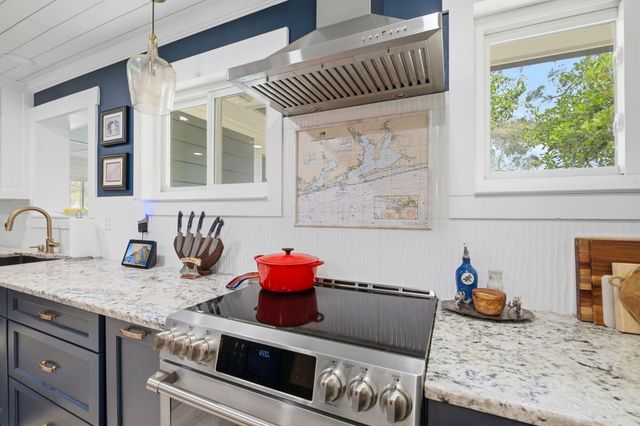 6770 Tom King Bayou Road, Navarre, FL 32566