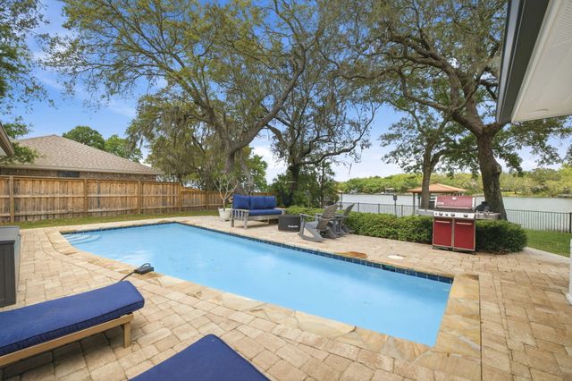 6770 Tom King Bayou Road, Navarre, FL 32566