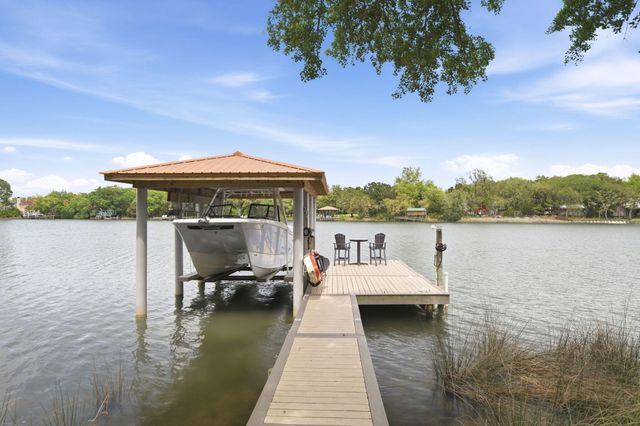 6770 Tom King Bayou Road, Navarre, FL 32566