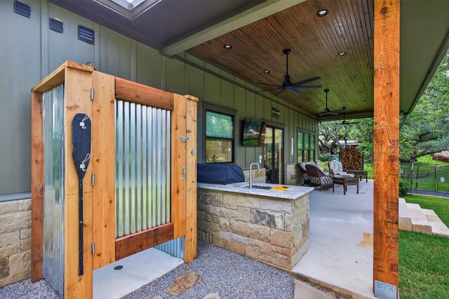 2001 Granite Cv., Kingsland, TX 78639