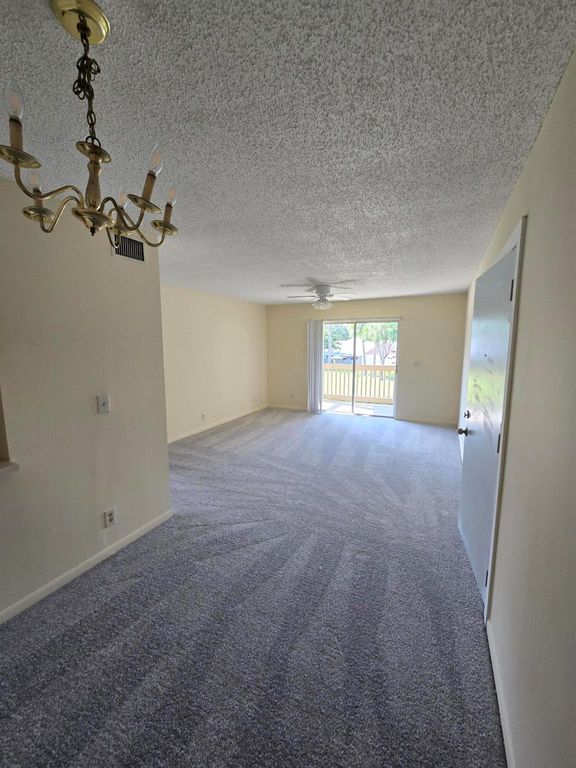 1854 Abbey Road 202, West Palm Beach, FL 33415