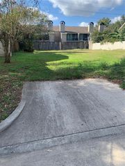 1307 Moorwick Ln, Houston, TX 77043