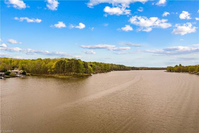 570 Lake Drive 9, Lexington, NC 27292
