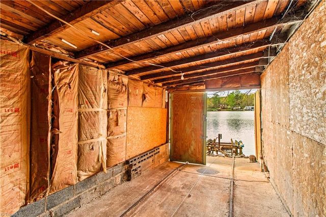 570 Lake Drive 9, Lexington, NC 27292