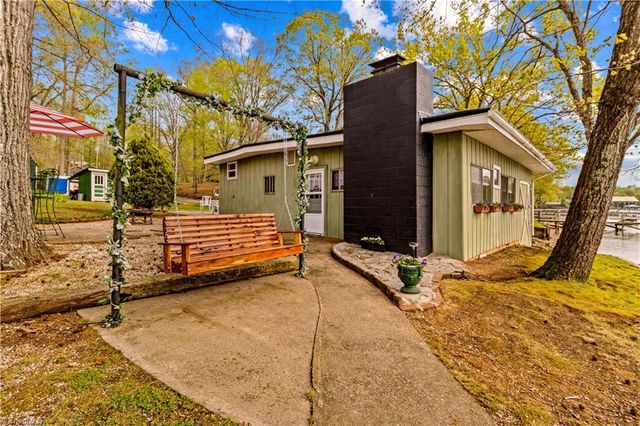 570 Lake Drive 9, Lexington, NC 27292