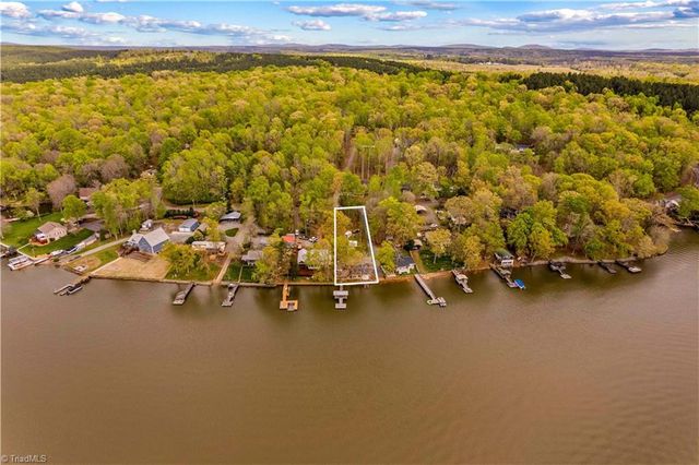 570 Lake Drive 9, Lexington, NC 27292