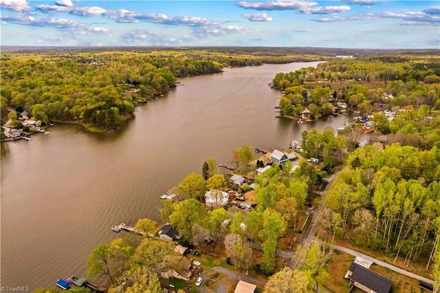 570 Lake Drive 9, Lexington, NC 27292