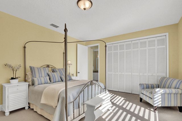 208 Turnberry Court S, Atlantis, FL 33462