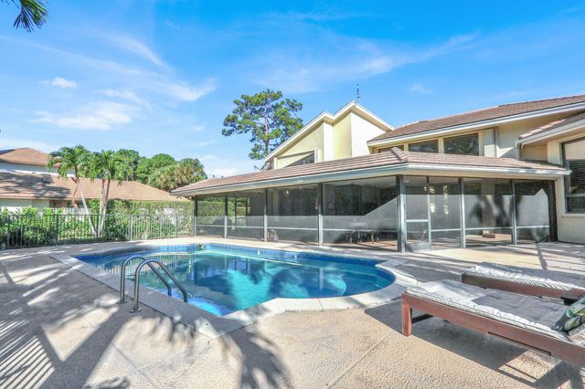 208 Turnberry Court S, Atlantis, FL 33462