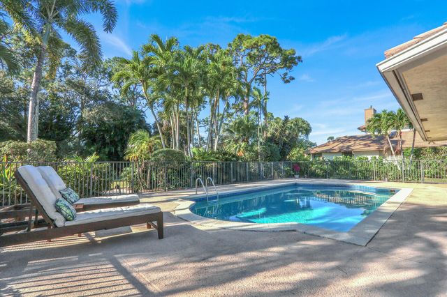 208 Turnberry Court S, Atlantis, FL 33462