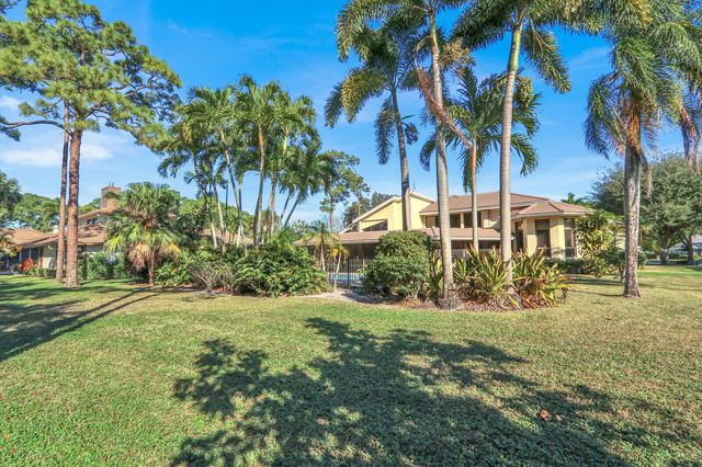 208 Turnberry Court S, Atlantis, FL 33462