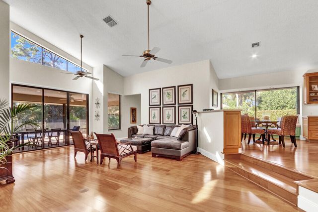 208 Turnberry Court S, Atlantis, FL 33462