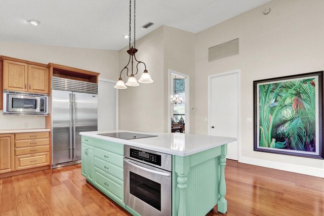 208 Turnberry Court S, Atlantis, FL 33462