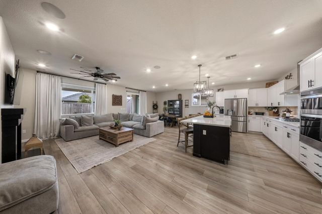 2531 Latour Ct, Turlock, CA 95382